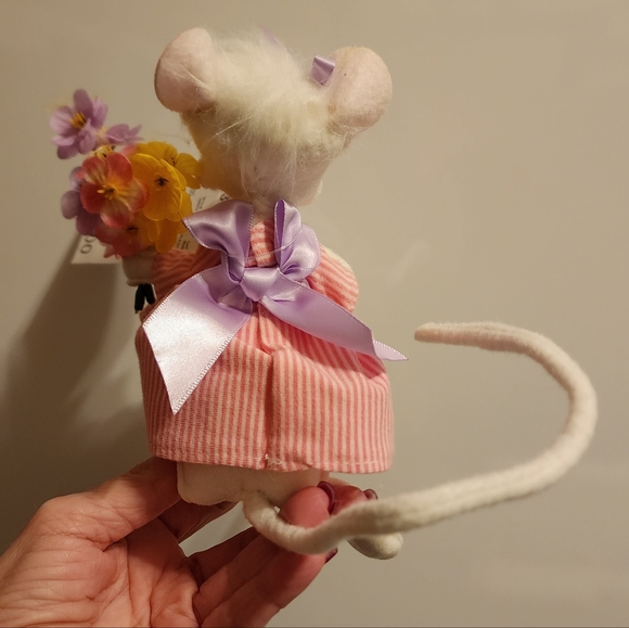 Annalee Spring Flower Mouse. - Picture 2 of 2